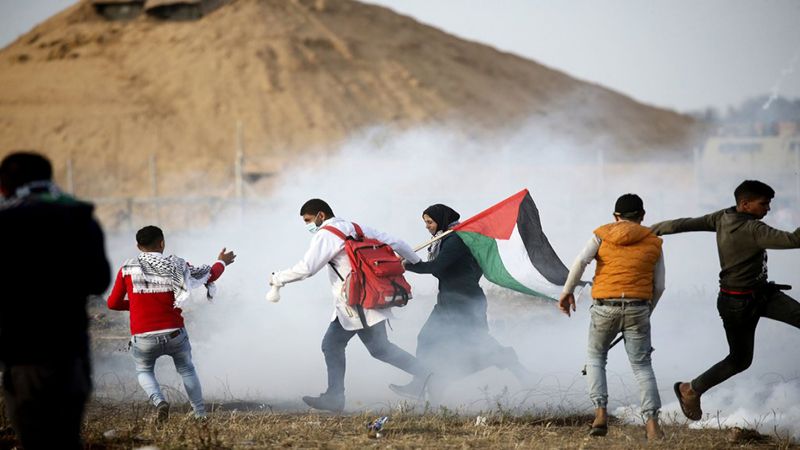 إصابة عشرات الفلسطينيين جراء قمع الاحتلال الاسرائيلي مسيرات العودة